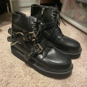 LAMODA HIGH TOP CREEPERS WITH CHAINS